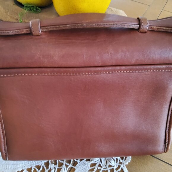 Vintage Coach Court Crossbody Handbag in British Tan 9870 - Picture 9 of 16